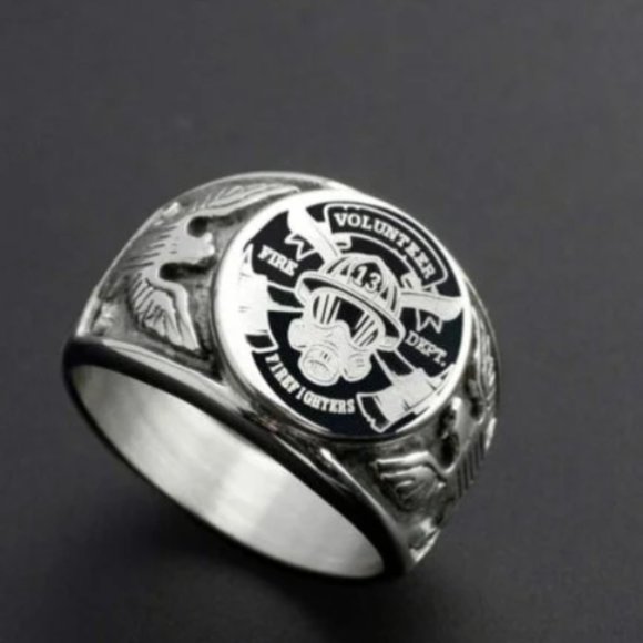 Fire Fighters Polished Stainless Steel Emblem Signet Ring size 11